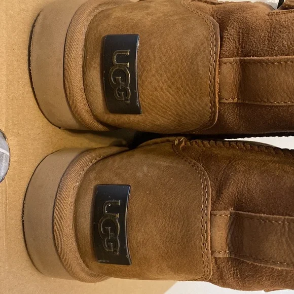 Ugg Renley Boot in Water Resistant Chestnut with Treadlite Sole